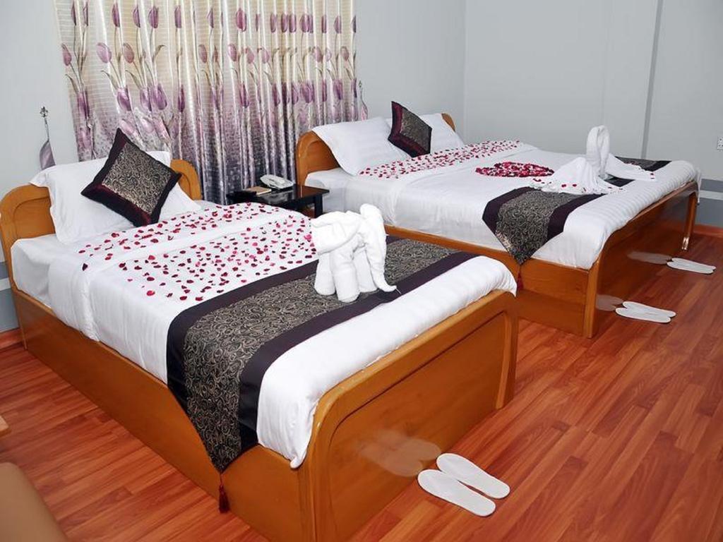 Royal Tulip Hotel مانديلاي المظهر الخارجي الصورة