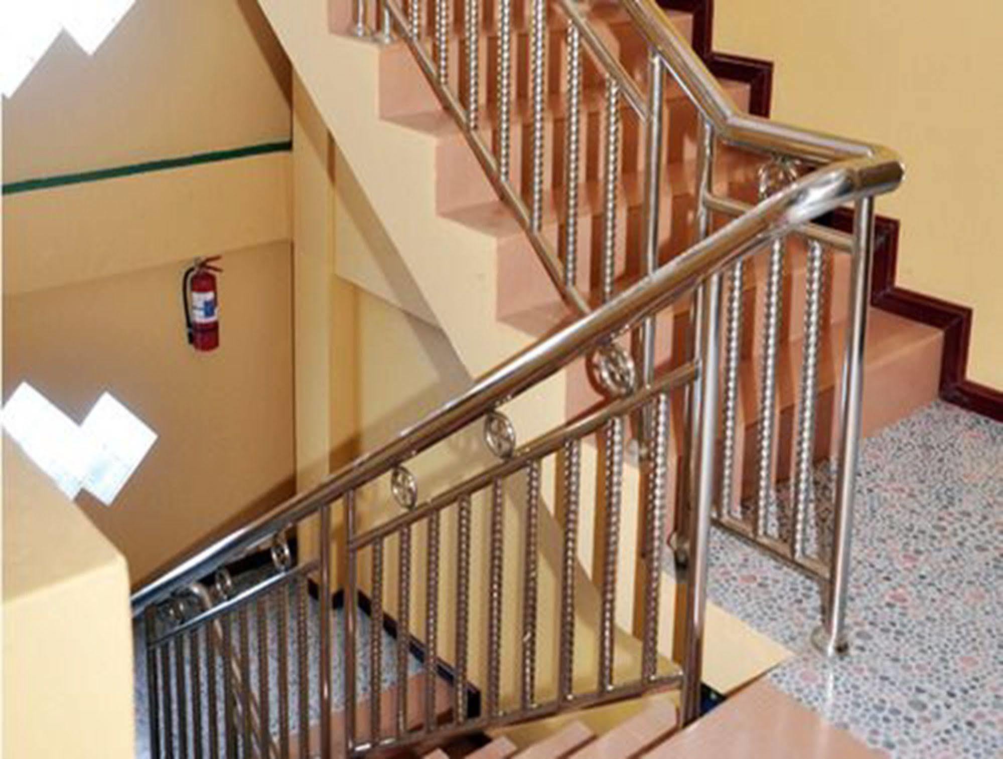 Royal Tulip Hotel مانديلاي المظهر الخارجي الصورة